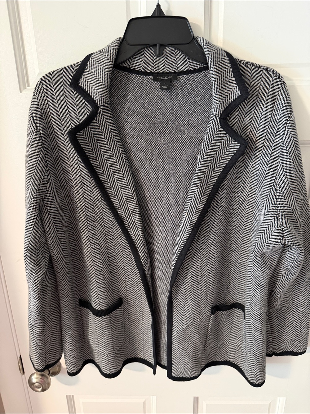 Ann Taylor Herringbone Knit Sweater Blazer
Jacket Black Gray Cotton Blend Large